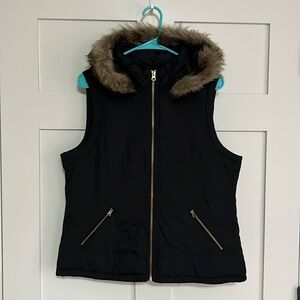 GAP down vest with fur around the hood